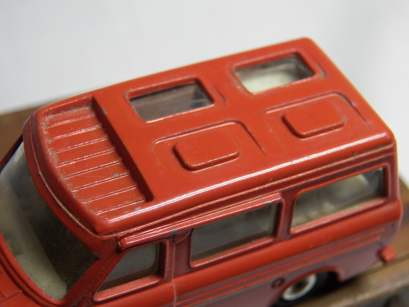 Illustration for article titled Husky 1:72 Ford Transit Caravan. edit 1:64 I mean...